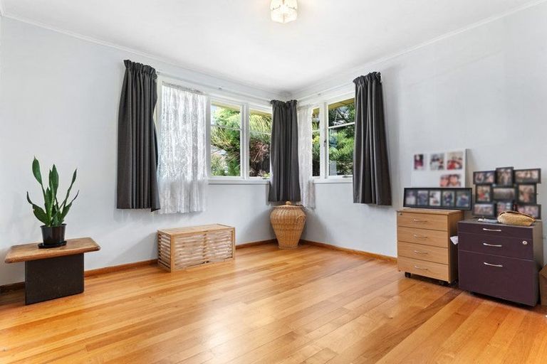 Photo of property in 4 Pomelo Road, Te Atatu South, Auckland, 0610