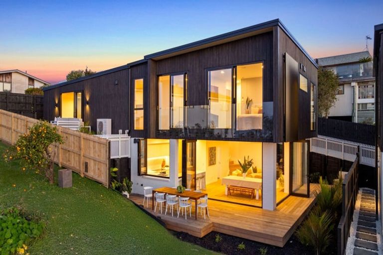 Photo of property in 45a Rosario Crescent, Red Beach, 0932