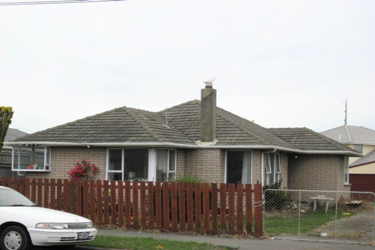 Photo of property in 14 Malta Crescent, South New Brighton, Christchurch, 8062