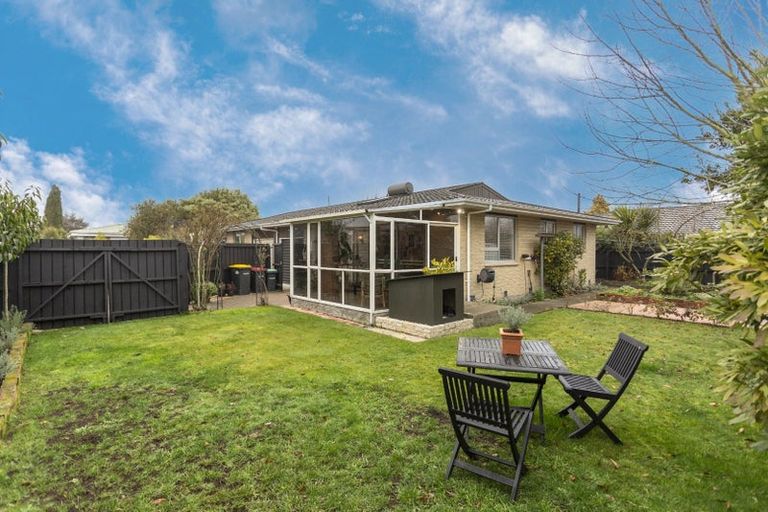 Photo of property in 2/177a Grimseys Road, Redwood, Christchurch, 8051