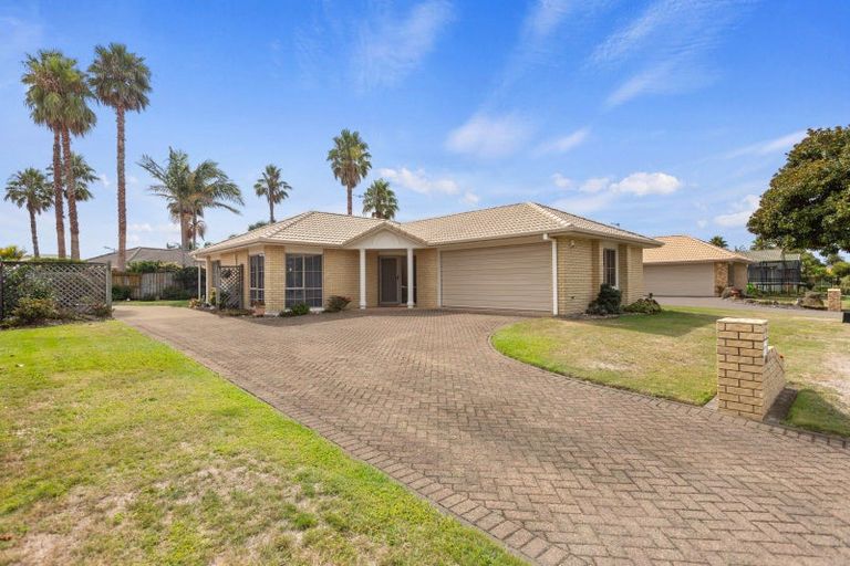 Photo of property in 69 Gravatt Road, Papamoa Beach, Papamoa, 3118