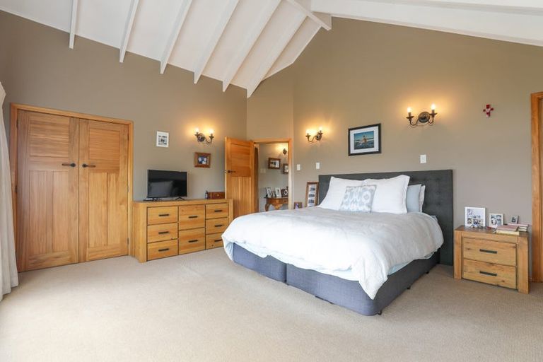 Photo of property in 135 Koutu Road, Kawaha Point, Rotorua, 3010