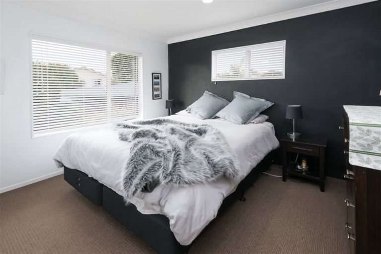 Photo of property in 67 Gosford Drive, Botany Downs, Auckland, 2010