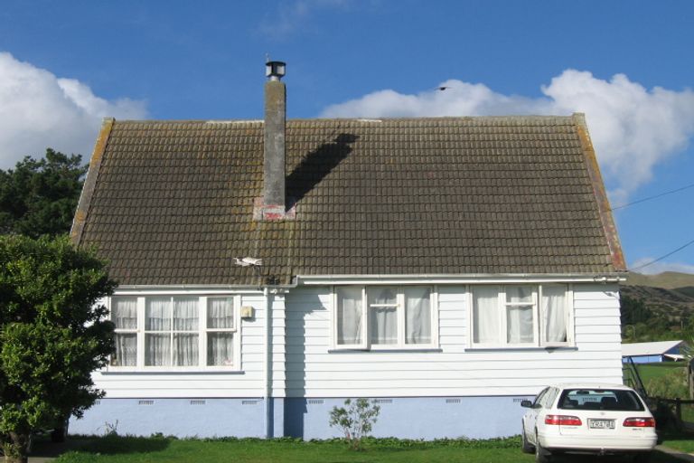 Photo of property in 42 Astrolabe Street, Cannons Creek, Porirua, 5024