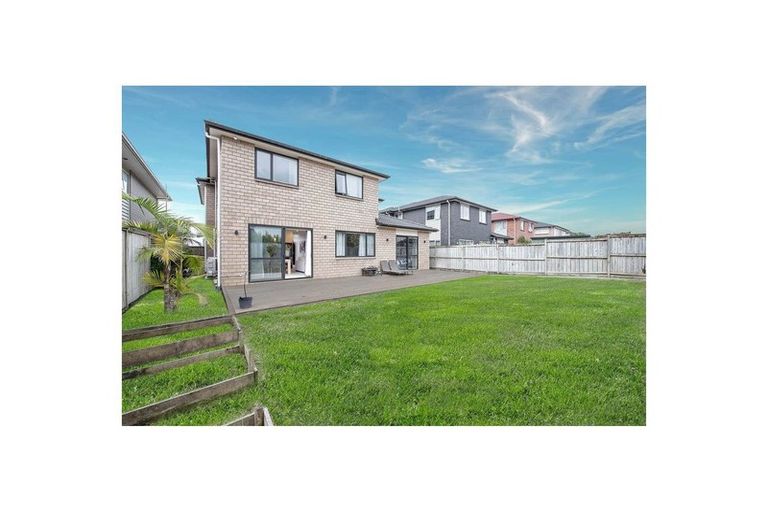 Photo of property in 16 Ballindrait Drive, Flat Bush, Auckland, 2019