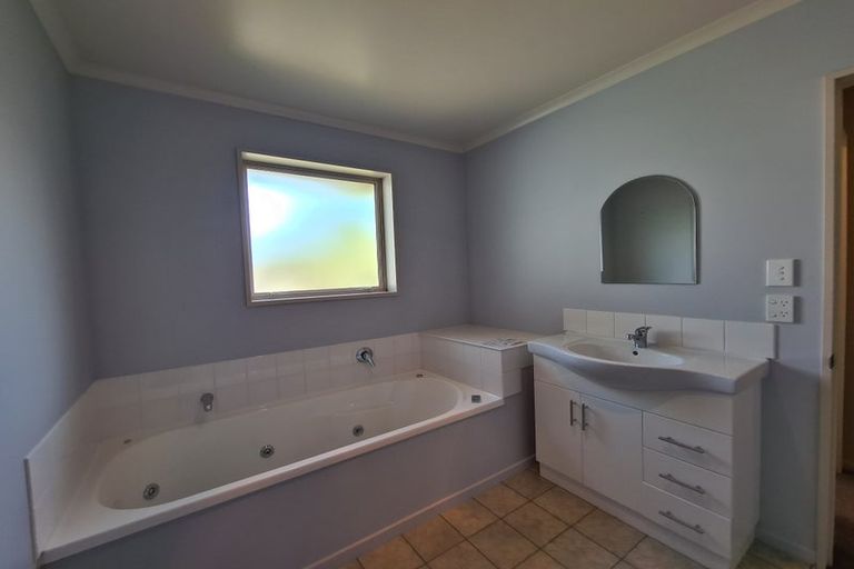 Photo of property in 12 Stanwood Grove, Darfield, 7510