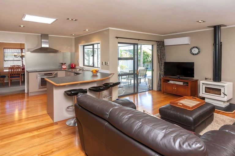 Photo of property in 32 Bob Charles Drive, Golflands, Auckland, 2013