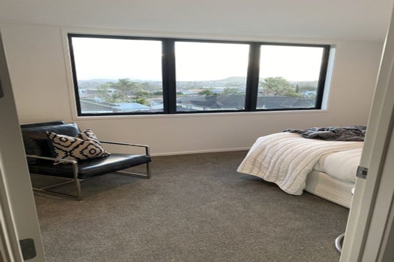 Photo of property in 35 Lewis Road, Pakuranga, Auckland, 2010