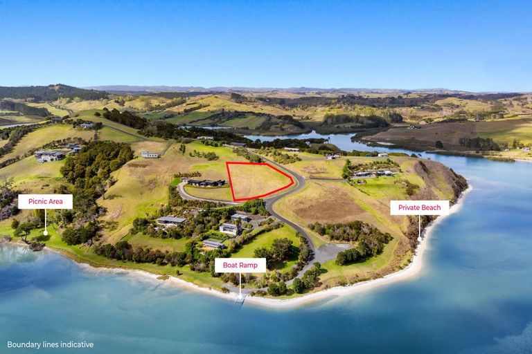 Photo of property in 16a Salt River View Road, Kaiwaka, 0573