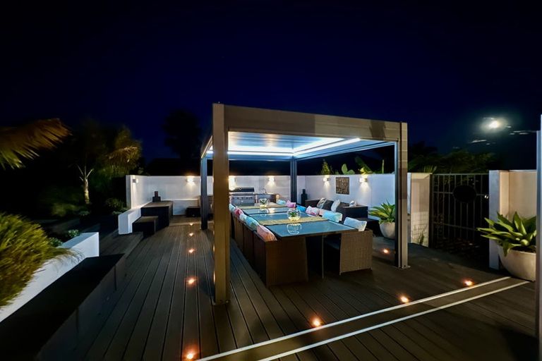 Photo of property in 16 Southworth Place, Grandview Heights, Hamilton, 3200