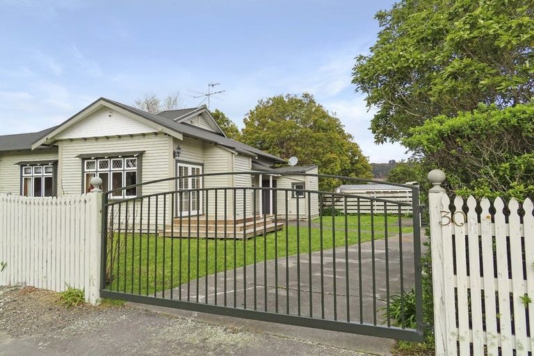Photo of property in 30 Granville Street, Silverstream, Upper Hutt, 5019
