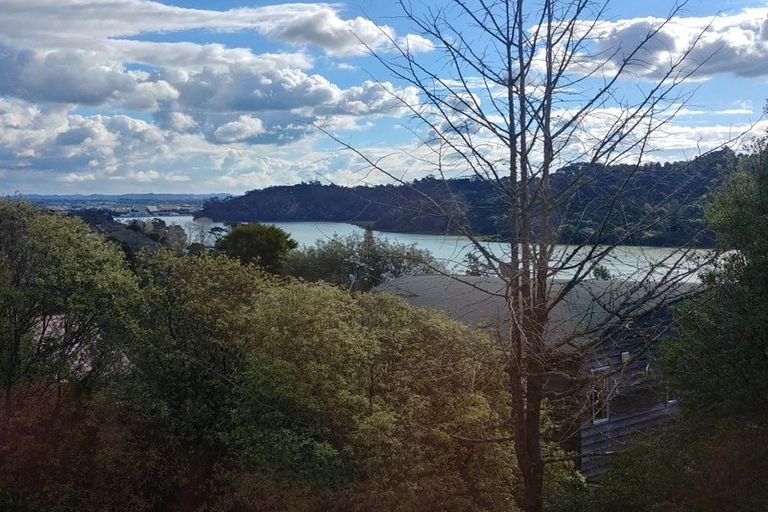 Photo of property in 34 Pemberton Avenue, Bayview, Auckland, 0629