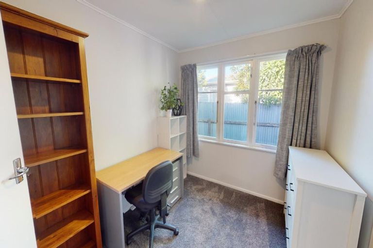 Photo of property in 15 Dorset Crescent, Hokowhitu, Palmerston North, 4410