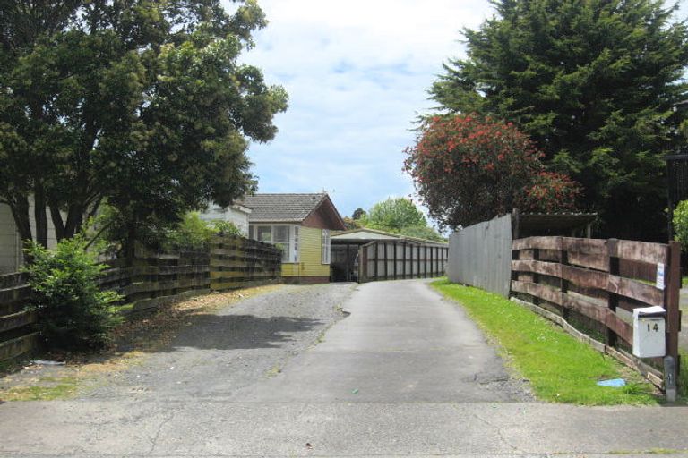Photo of property in 14 Carbery Place, Manurewa, Auckland, 2102