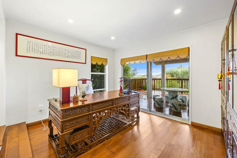 Photo of property in 1/5 Colmar Road, Mellons Bay, Auckland, 2014