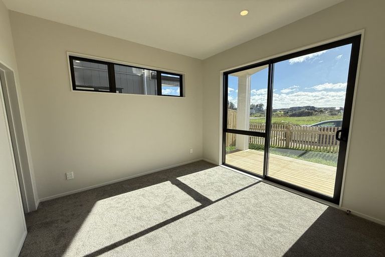 Photo of property in 8 Kapeta Lane, Karaka, 2113