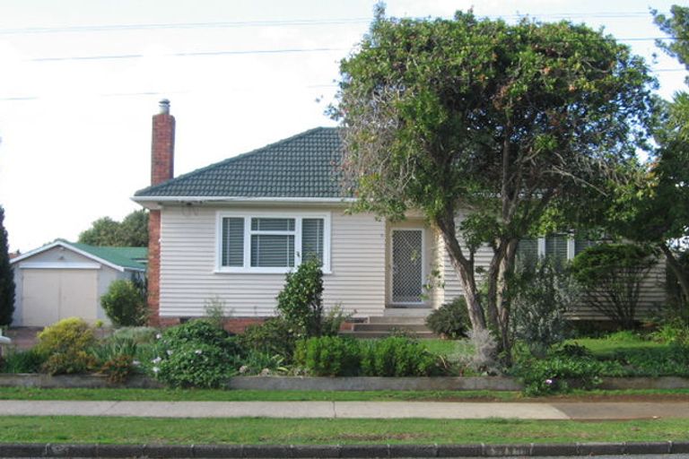 Photo of property in 9 Nicholson Avenue, Papatoetoe, Auckland, 2025