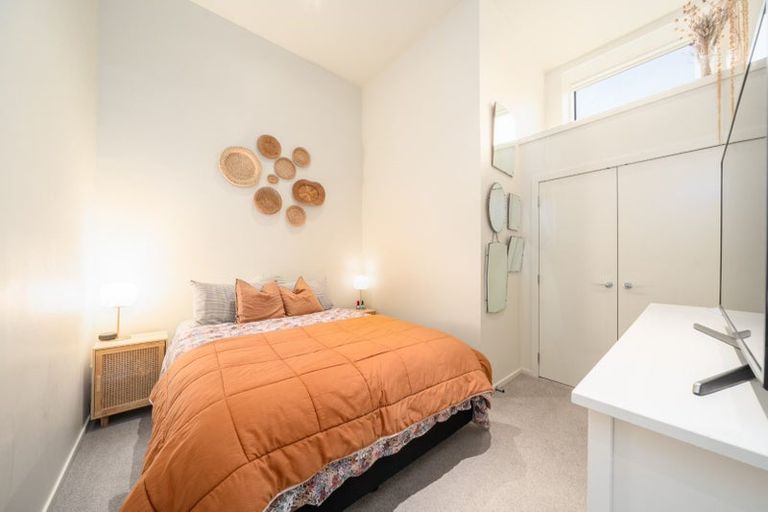 Photo of property in 1/20 Main Road, Tawa, Wellington, 5028