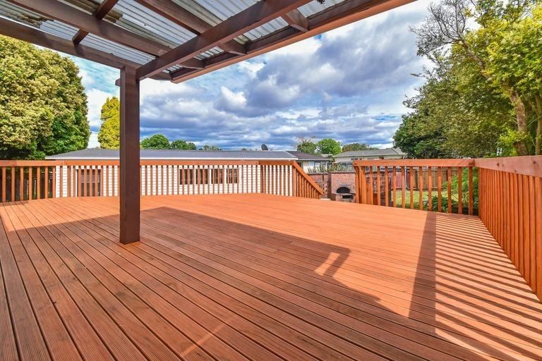 Photo of property in 24 Hyperion Drive, Randwick Park, Auckland, 2105