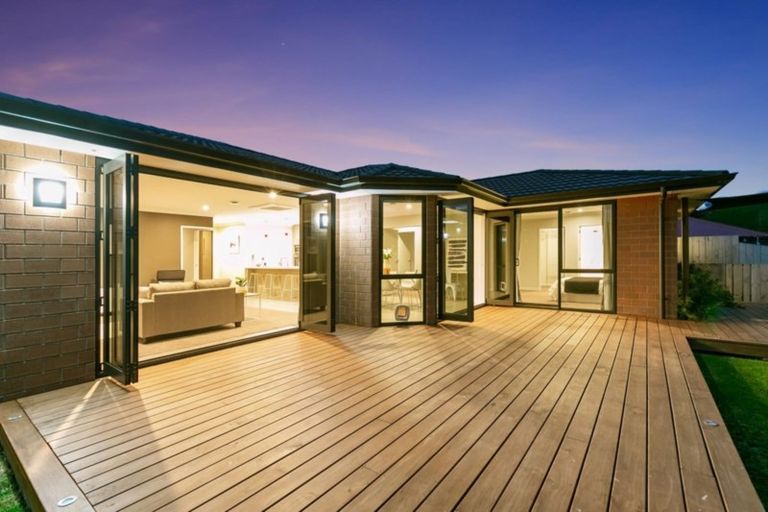 Photo of property in 35 Bryan Gallagher Place, Welcome Bay, Tauranga, 3175