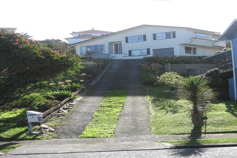 Photo of property in 11 Inlet View, Titahi Bay, Porirua, 5022