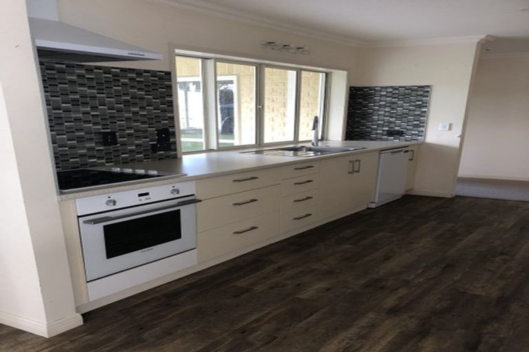 Photo of property in 11 Tainui Street, Levin, 5510