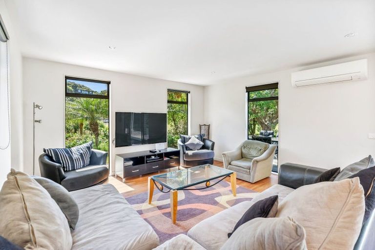 Photo of property in 1 Coral Place, Matapouri, Whangarei, 0173