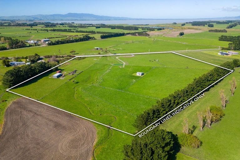 Photo of property in 360 Western Lake Road, Western Lake, Featherston, 5773