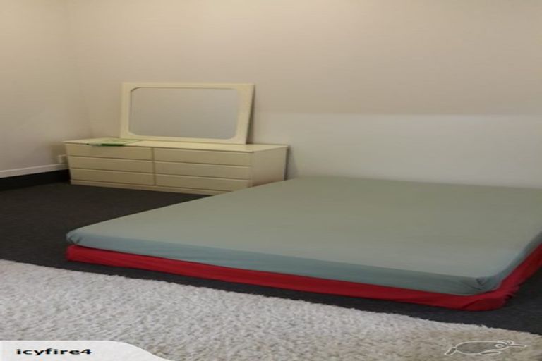 Photo of property in 2/16 Fowler Street, Northcote, Auckland, 0627