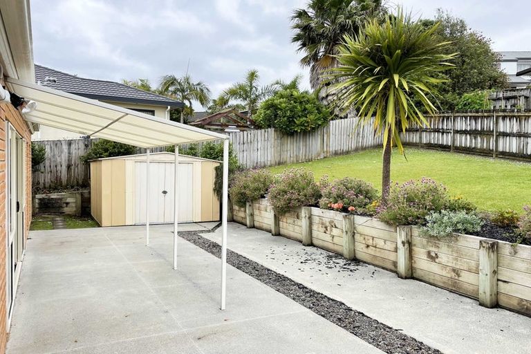 Photo of property in 19 San Bernadino Drive, Henderson, Auckland, 0612