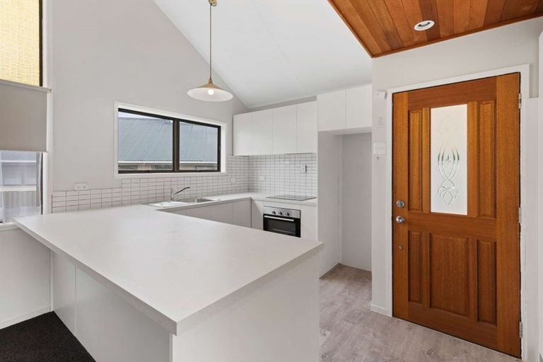 Photo of property in 15 Dickens Street, Owhata, Rotorua, 3010