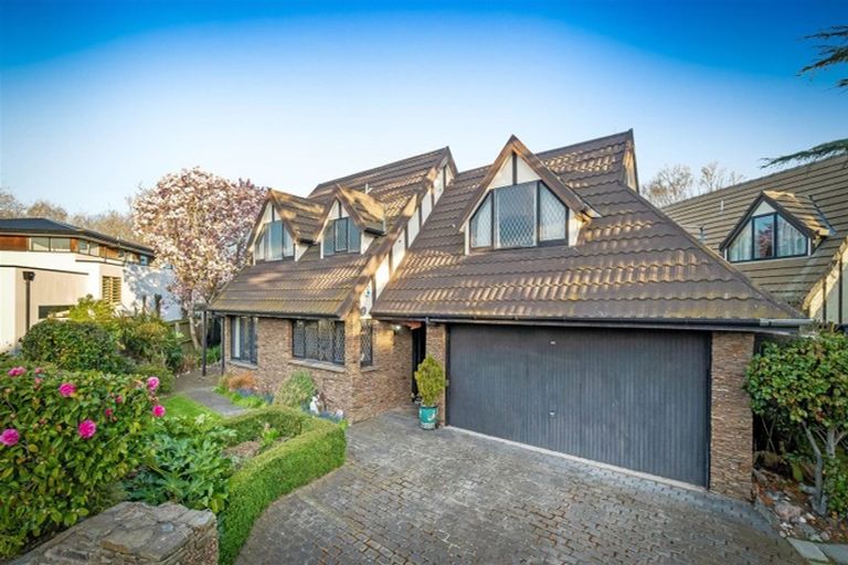 Photo of property in 2/4 Gleneagles Terrace, Ilam, Christchurch, 8053