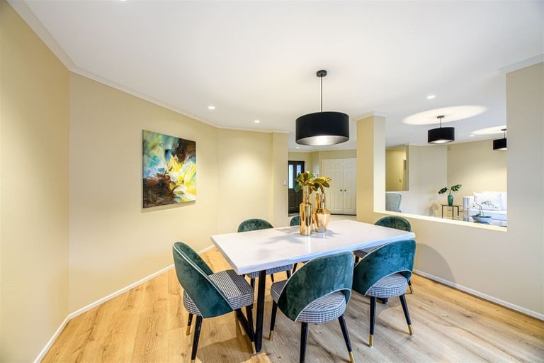 Photo of property in 4 Chelmsley Avenue, Henderson, Auckland, 0612