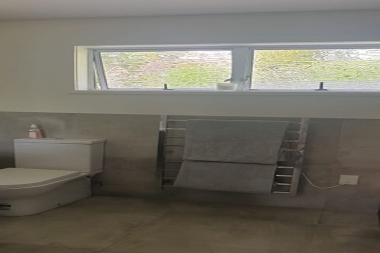 Photo of property in 28 Compton Street, Hillcrest, Auckland, 0627