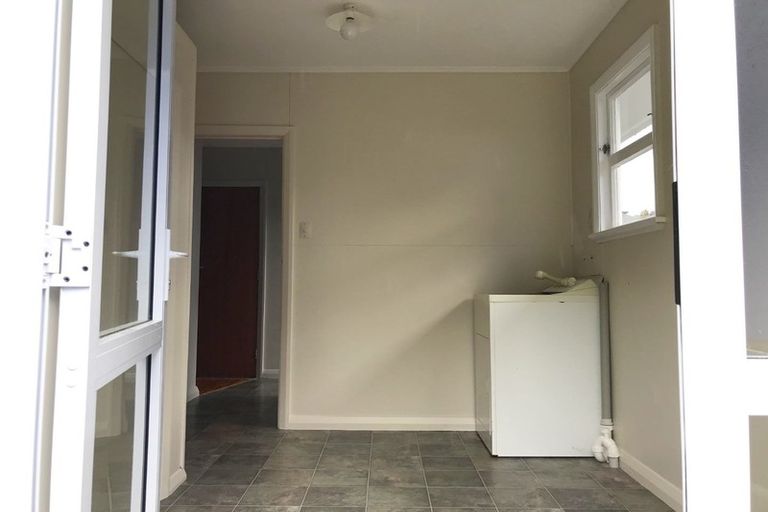 Photo of property in 128 Waikawa Road, Picton, 7220