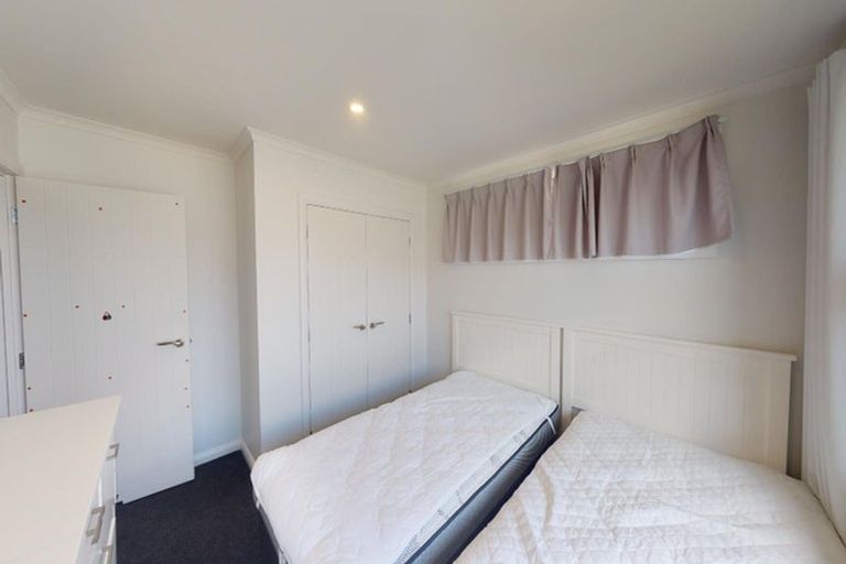 Photo of property in 8 Silicon Way, Fitzherbert, Palmerston North, 4410