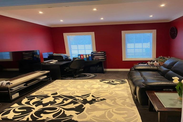 Photo of property in 2 Blundell Way, Heretaunga, Upper Hutt, 5018