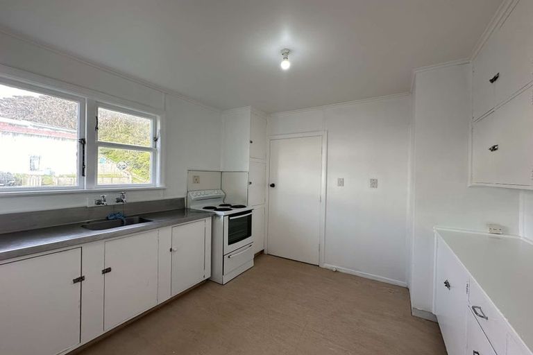 Photo of property in 47-49 Waihora Crescent, Waitangirua, Porirua, 5024