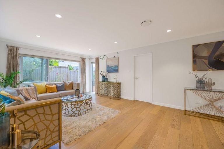 Photo of property in 152a Weatherly Road, Torbay, Auckland, 0630