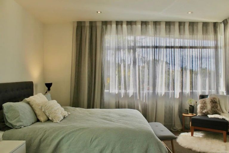 Photo of property in 15 Courtneys, West Harbour, Auckland, 0618