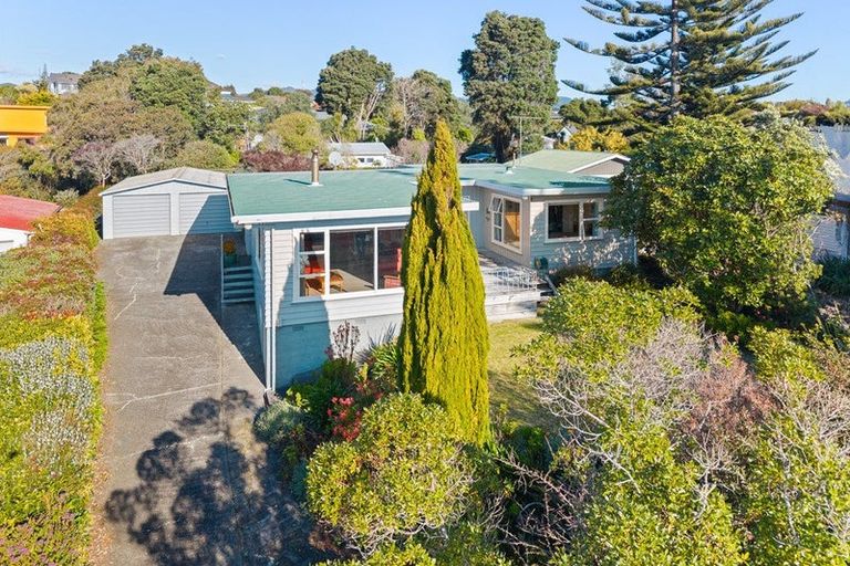 Photo of property in 38 Queens Road, Waikanae Beach, Waikanae, 5036