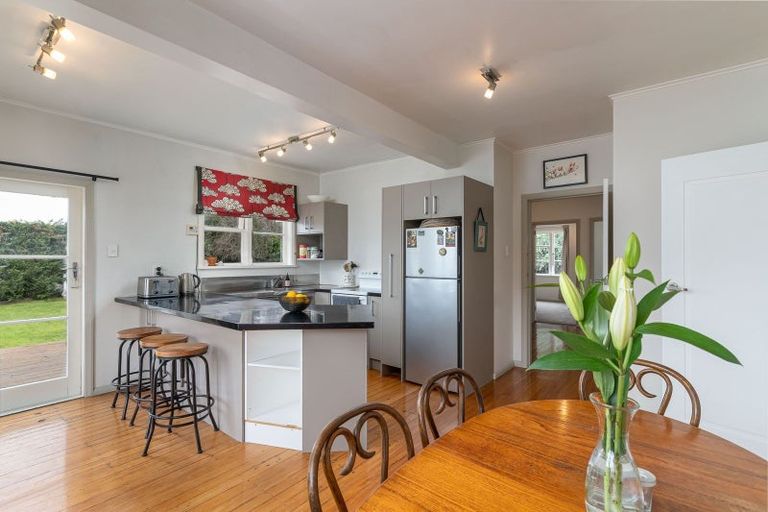 Photo of property in 17 Lansdowne Crescent, Lansdowne, Masterton, 5810