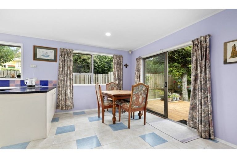 Photo of property in 123 Weatherly Road, Torbay, Auckland, 0630