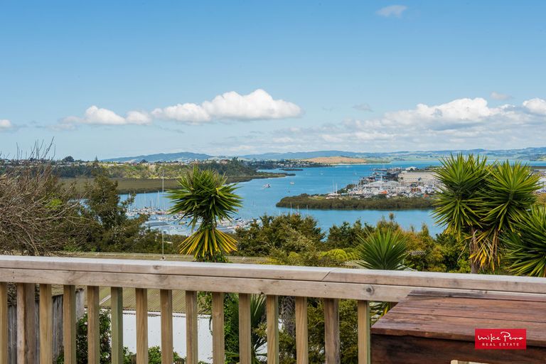 Photo of property in 48 Eureka Place, Parahaki, Whangarei, 0112