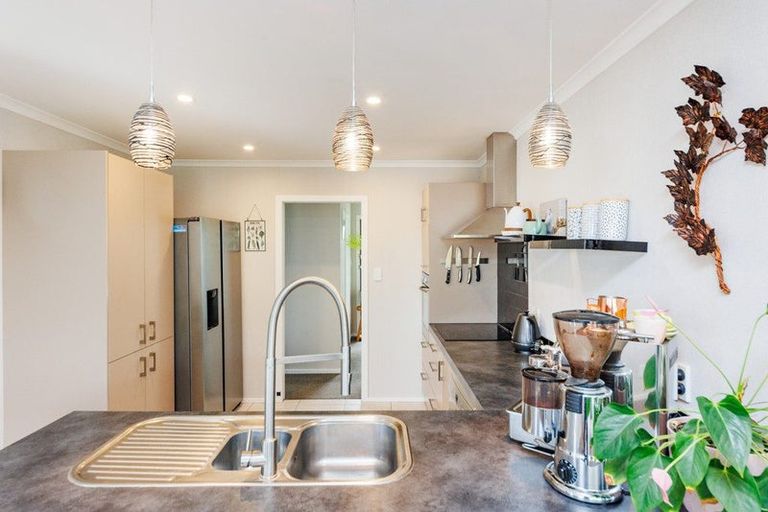 Photo of property in 32 Milton Street, Roslyn, Palmerston North, 4414