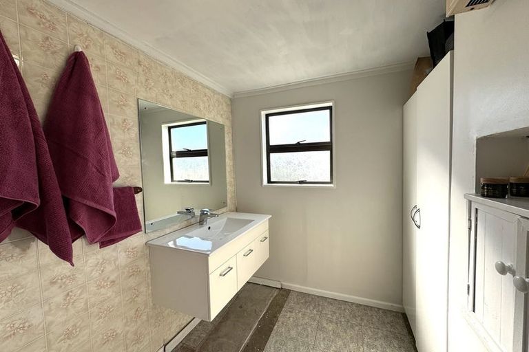 Photo of property in 82 Salcombe Street, Kaitangata, 9210