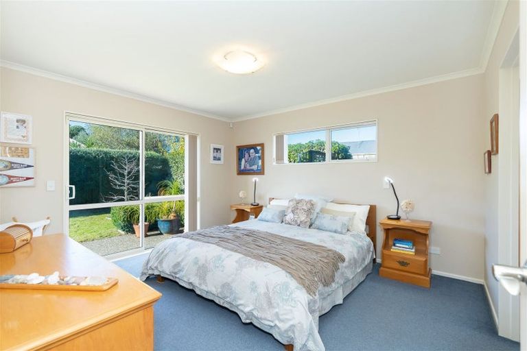 Photo of property in 98 Regent Drive, Paraparaumu Beach, Paraparaumu, 5032