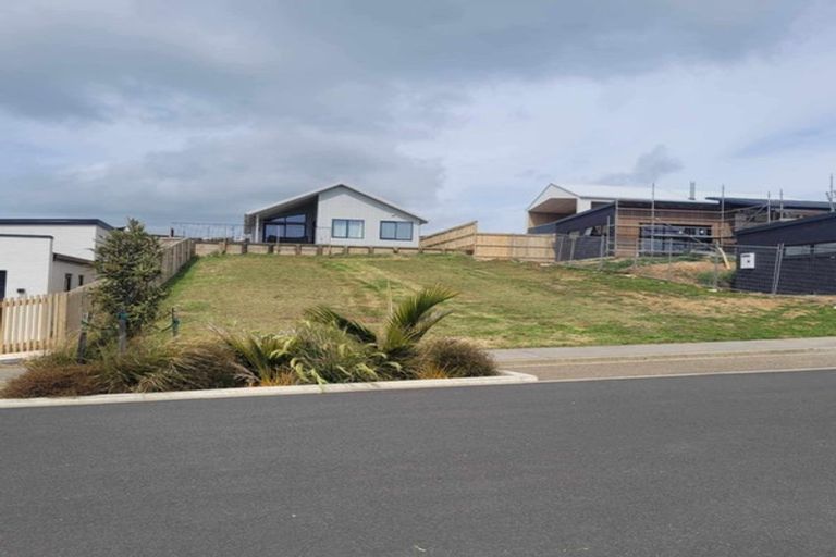 Photo of property in 71 Omahina Street, Raglan, 3225