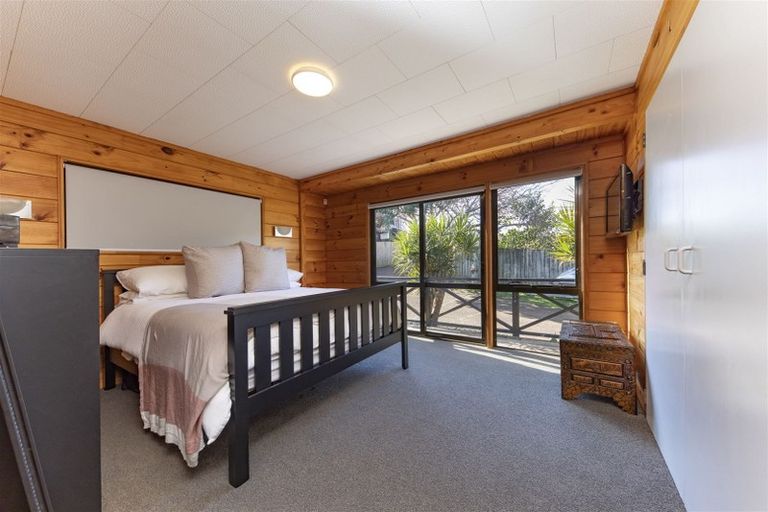 Photo of property in 11 Marlin Street, West Harbour, Auckland, 0618