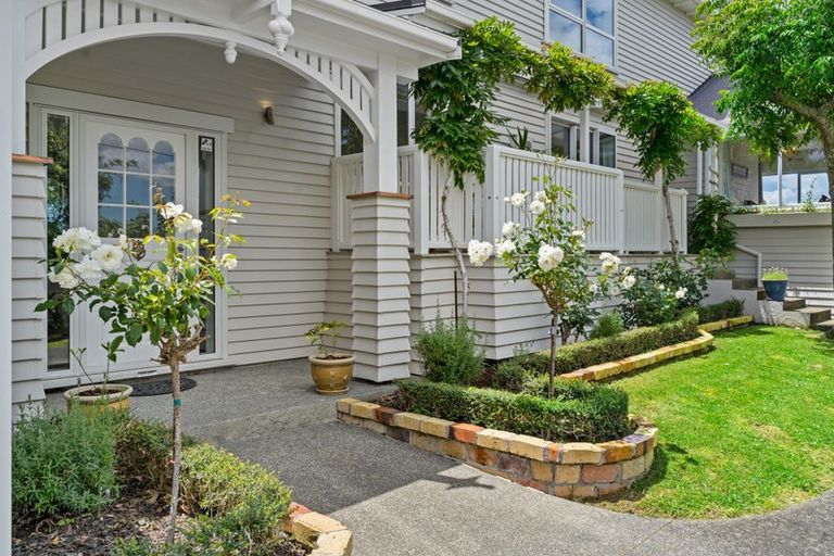 Photo of property in 31 Hythe Terrace, Mairangi Bay, Auckland, 0630